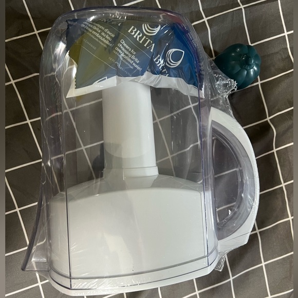 BRAND NEW❗️ BRITTA long last plus water filtration system. LARGE 10 cup - Picture 4 of 5